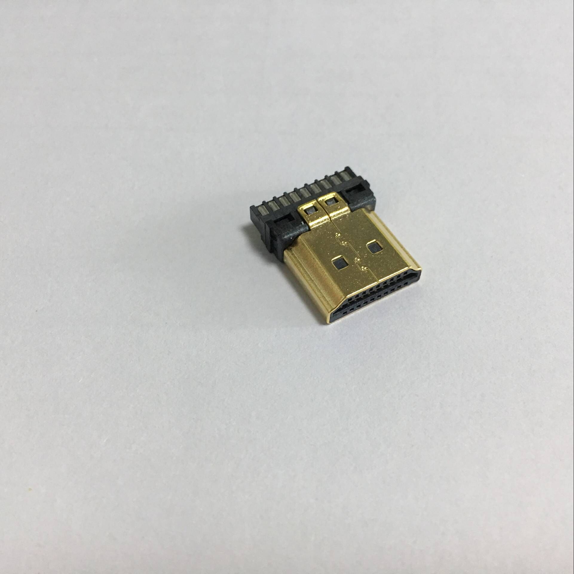 HDMI 19pin 焊线公头外壳镀金